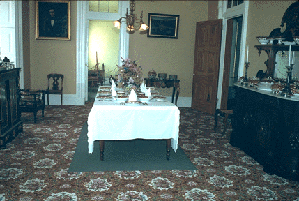  Floral Cartouche Rug in a room